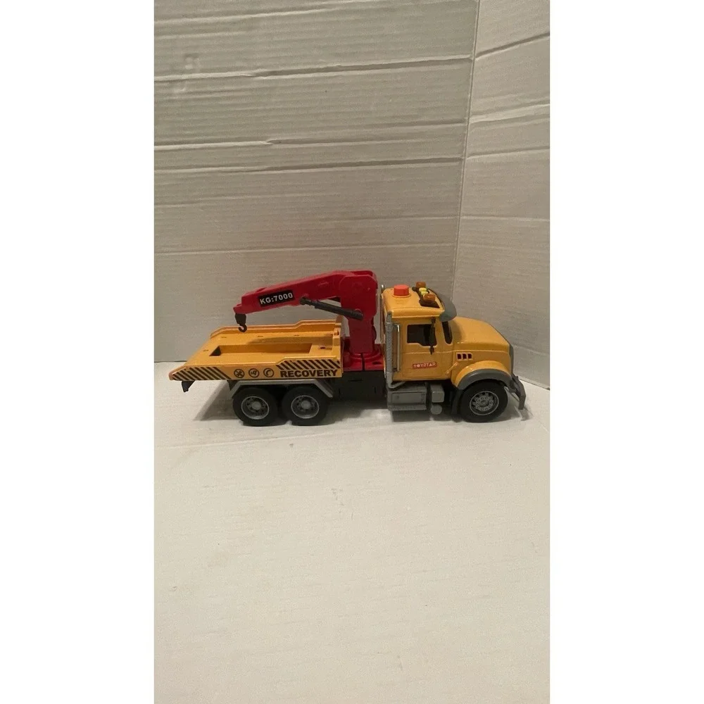 Toy Star KGT7000 Recovery Tow Truck Crane Wrecker Yellow Red Heavy Duty Toy